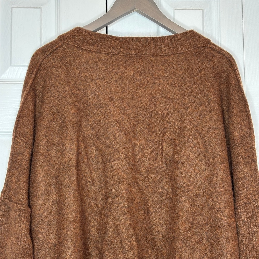 Free People Brown 100% Cashmere V-Neck Oversized Pullover Sweater Size Medium - Picture 7 of 8